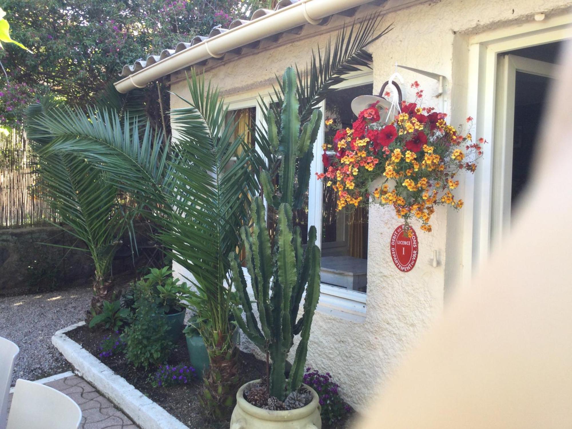 Hotel Le Castellamar Sainte-Maxime Exterior photo